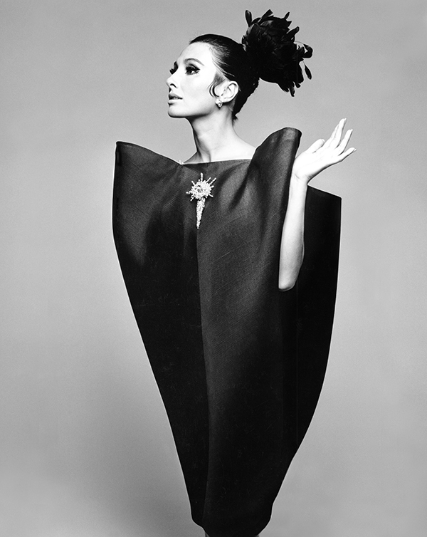 Title: Alberta Tiburzi in 'envelope' dress by Cristóbal Balenciaga, Harper's Bazaar, June 1967 © Hiro 1967