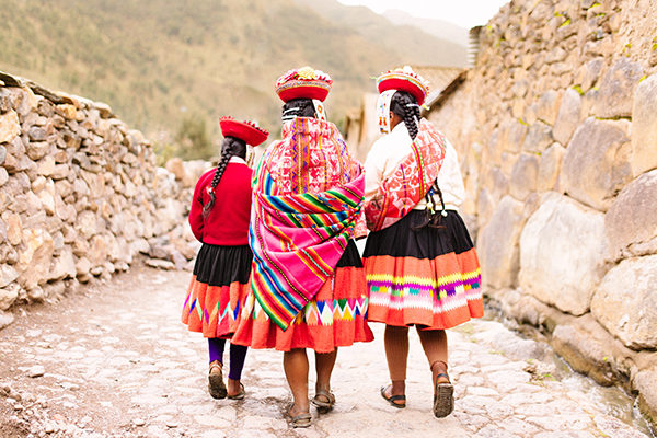 Fashion Textile Museum Weavers of the Clouds Peru